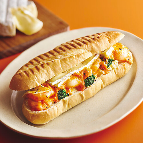 濃厚ビスク　海老とカマンベールチーズのパニーニ